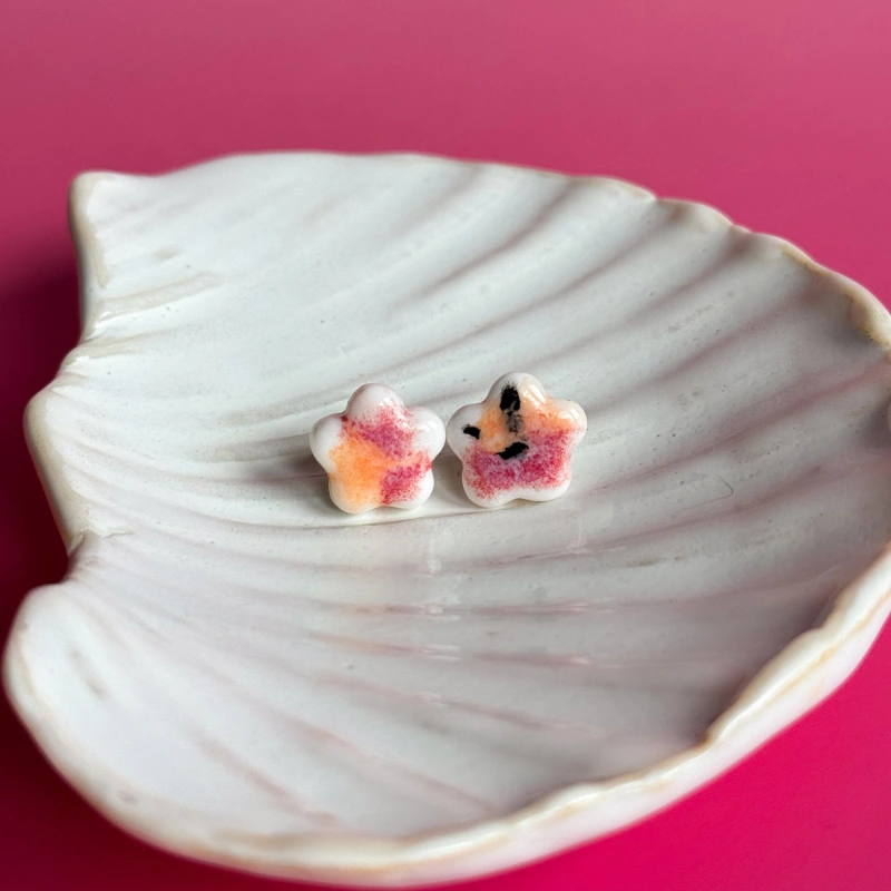 Koi - kolczyki sztyfty z porcelany w kształcie kwiatu