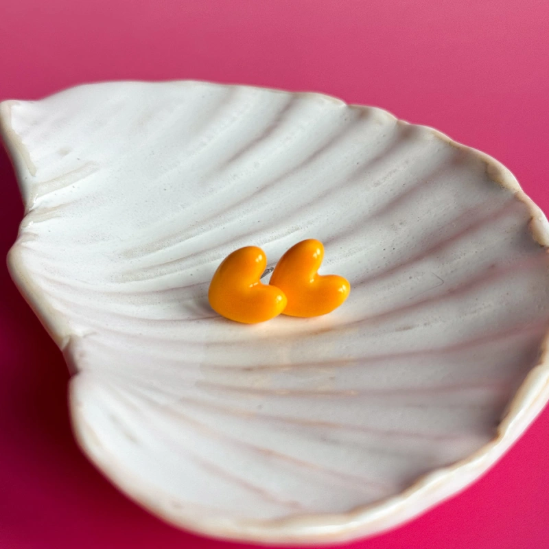 Mandarynka - kolczyki sztyfty z porcelany w kształcie serca