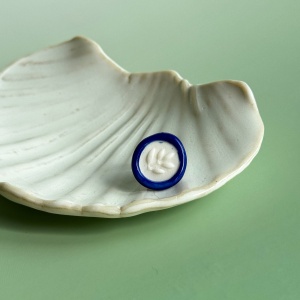 Cobalt - porcelanowa broszka, przypinka