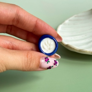 Cobalt - porcelanowa broszka, przypinka