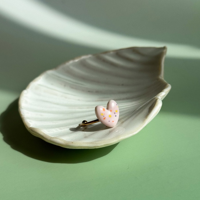 Pink dots - pierścionek porcelanowy - Porcelka serce