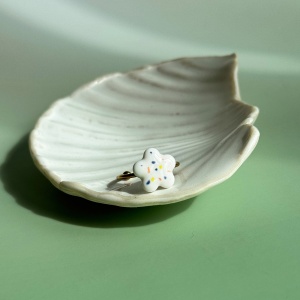 Blue dots - pierścionek porcelanowy - Porcelka mini bloom