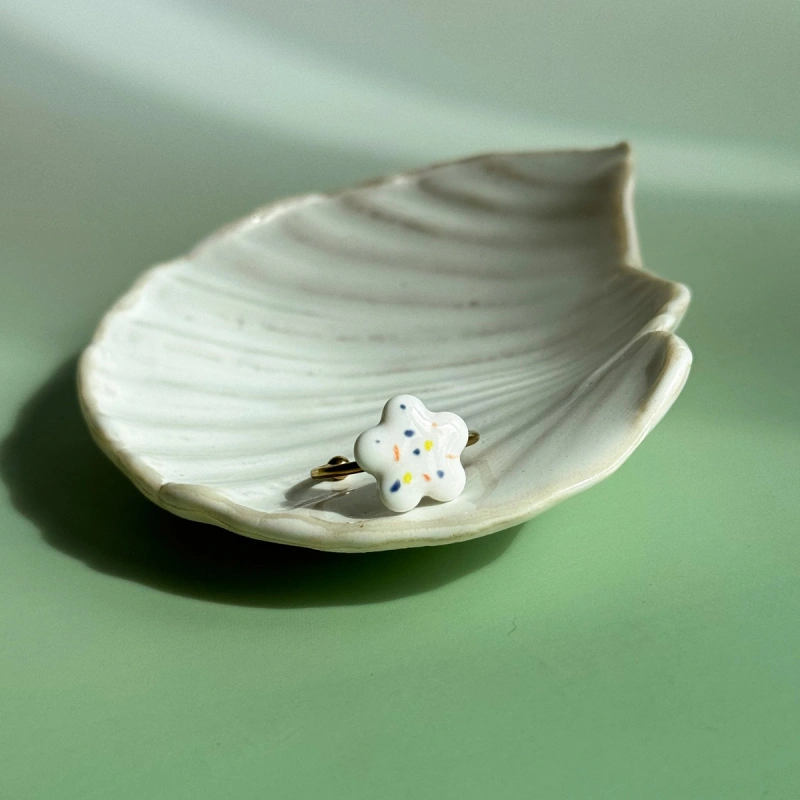 Blue dots - pierścionek porcelanowy - Porcelka mini bloom