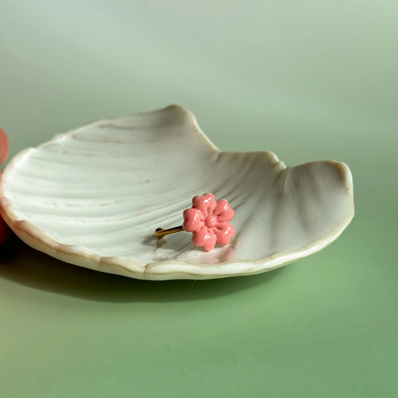 Pinky pink - pierścionek porcelanowy w kształcie kwiatu