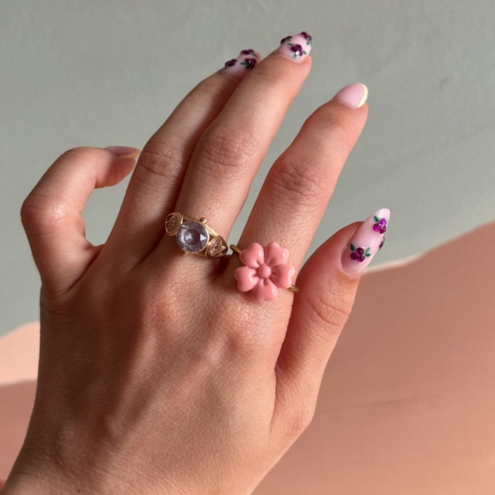 Pinky pink - pierścionek porcelanowy w kształcie kwiatu