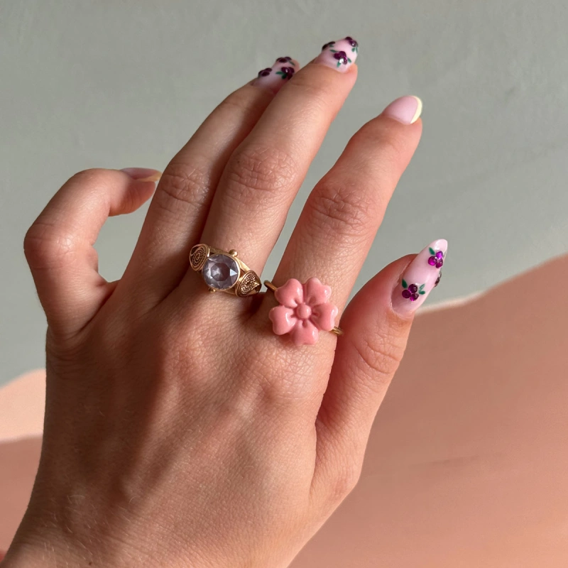 Pinky pink - pierścionek porcelanowy w kształcie kwiatu