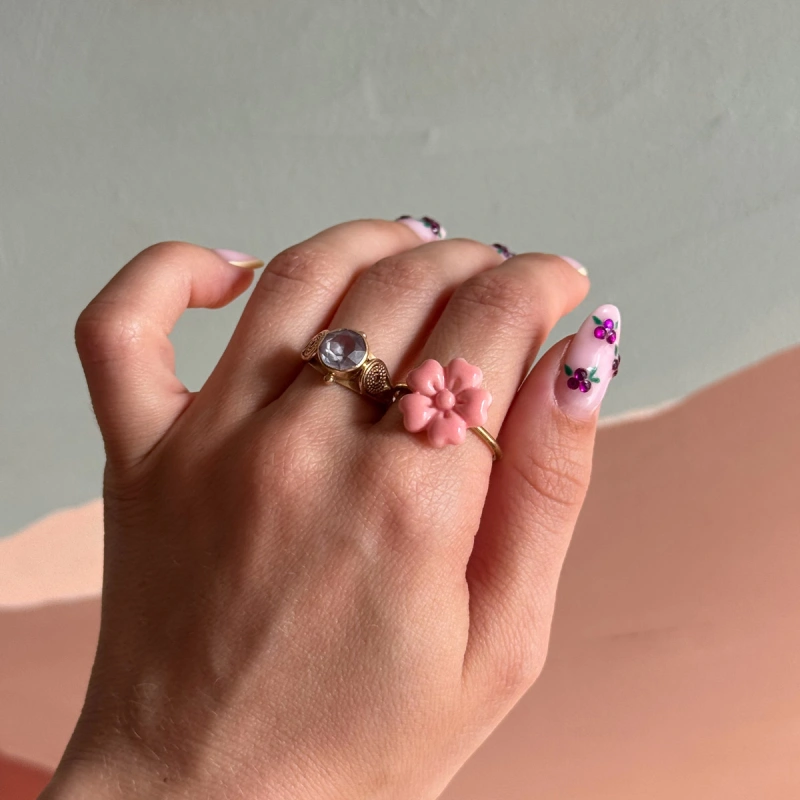 Pinky pink - pierścionek porcelanowy w kształcie kwiatu