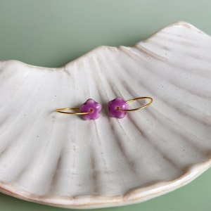 Violet - kolczyki wiszące z porcelany w kształcie kwiatu - Porcelka micro bloom