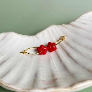 Czerwień - kolczyki wiszące z porcelany w kształcie kwiatu - Porcelka micro bloom