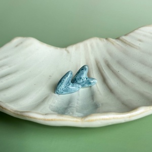 Sea water - kolczyki sztyfty z porcelany w kształcie serca - Porcelka serce