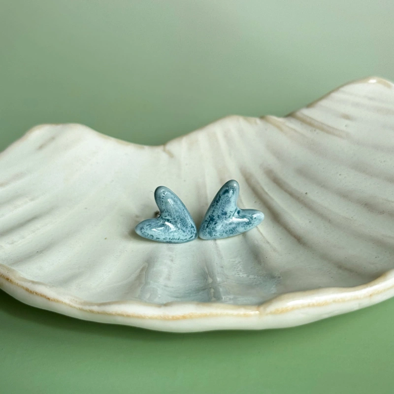 Sea water - kolczyki sztyfty z porcelany w kształcie serca - Porcelka serce