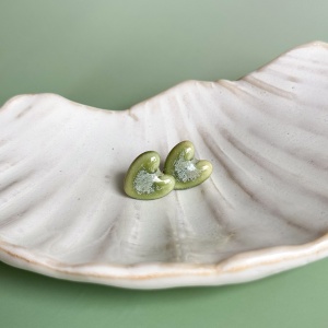 Greeny - kolczyki sztyfty z porcelany w kształcie serca - Porcelka serce