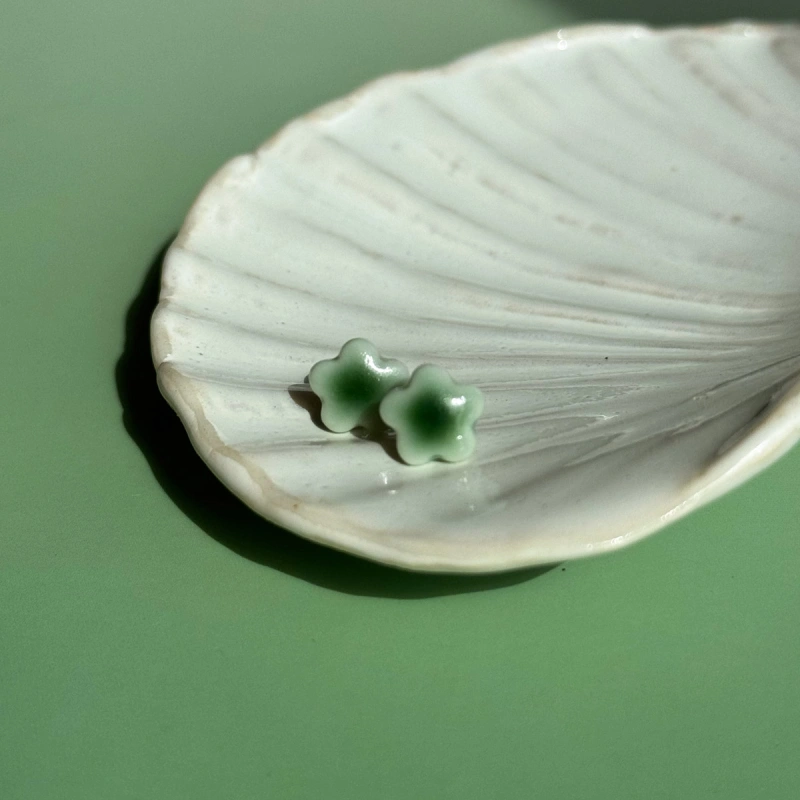 Kolczyki sztyfty z porcelany w kształcie kwiatu - Porcelka micro bloom