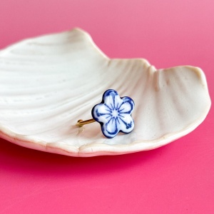 Kobaltowe kwiaty - pierścionek porcelka mniejszy bloomm