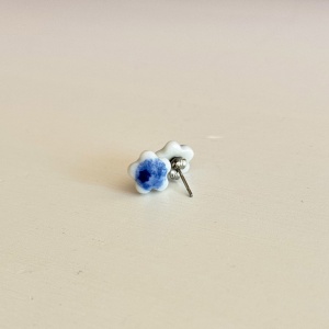 Jagódki - Kolczyki, sztyfty ceramiczne w kształcie kwiatu - Porcelka micro bloom